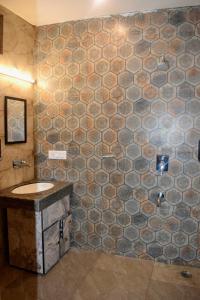 Ένα μπάνιο στο Sarins State Side 'Mistville' +28 φωτογραφίες