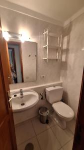 Kúpeľňa v ubytovaní Maritima Beach apartamento + 16 fotografií