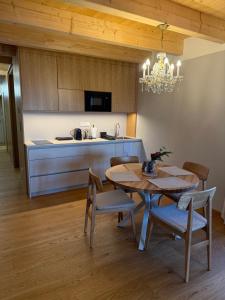 Kuchyňa alebo kuchynka v ubytovaní Apartments Cafe Hexe