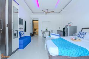 Nilaya Nest Away客房内的一张或多张床位