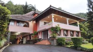 Το κτήριο όπου στεγάζεται  η βίλα