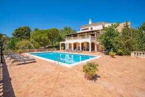 The swimming pool at or close to Villa Vistas Puerto by Mallorca Infinity