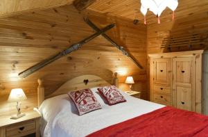Postel nebo postele na pokoji v ubytování Gîte de Bellevue avec piscine intérieure privative