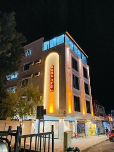 Budova, kde se hotel nachází + 31 fotografií