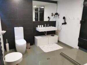 Un baño de Haus Sonnenwind 8 fotos más