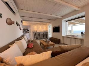 Afbeelding uit fotogalerij van Romantic 10 minutes from the beach in Conca dei Marini +34 foto's