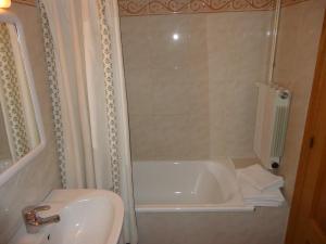 Kúpeľňa v ubytovaní Apartaments La Llucana