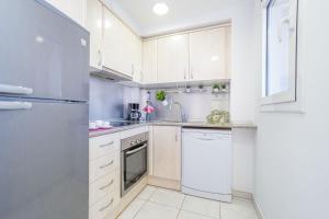 Una cocina o cocineta en Apart-rent Apartment Port Salins 0155