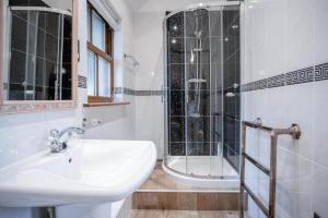 Koupelna v ubytování Marina House Annex - 1 Bedroom - Neyland + 29 fotografií