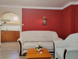 A seating area at Hévíz Apartman Hévíz