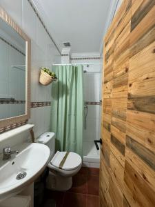 Koupelna v ubytování Apartamentos Alma de Zahara
