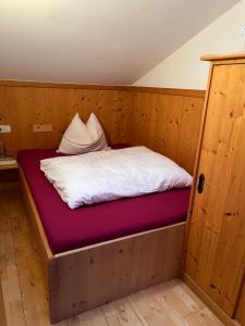 Postel nebo postele na pokoji v ubytování Stablerhof
