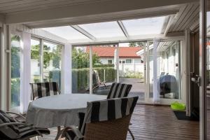 Φωτογραφία από το άλμπουμ του Big sea-loving house close to the beach σε Åhus