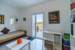 Ένα ή περισσότερα κρεβάτια σε δωμάτιο στο 4 Bedroom Villa, Heated Pool, Bay View, Milna +31 φωτογραφίες