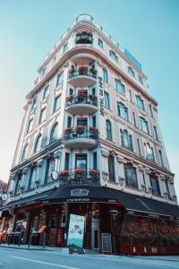 The building in which a szállodákat is located