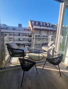 Μπαλκόνι ή βεράντα στο Bright apartment with sunny terrace and parking +18 φωτογραφίες