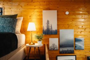 Posteľ alebo postele v izbe v ubytovaní Secret Lake Prag magic place relaxation& wellness