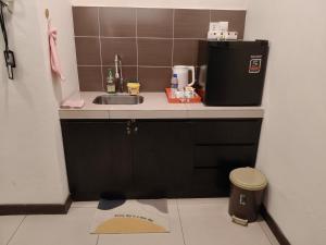 Kuchyň nebo kuchyňský kout v ubytování Homestay B-Lagoon Ayer Keroh by AlliEyka 2