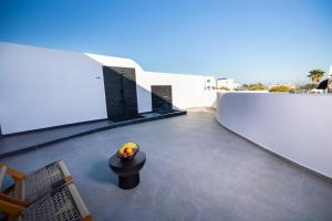 A balcony or terrace at SN Santorini Apartments