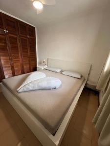 Ένα ή περισσότερα κρεβάτια σε δωμάτιο στο Victoria apartment +15 φωτογραφίες