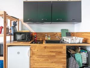 Køkken eller tekøkken på Le Vernon N721 - ST4