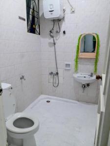 Ένα μπάνιο στο Villa Sa'adah 4