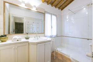Kúpeľňa v ubytovaní Rasella Suites 47 + 37 fotografií