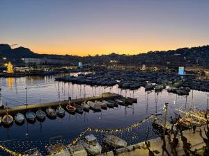 Zdjęcie z galerii obiektu La ciotat : Superbe appartement proche du port w mieście La Ciotat