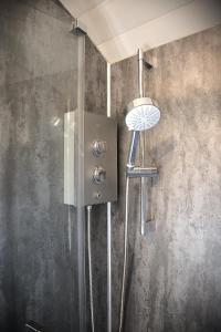 Phòng tắm tại Seaside Shepherd's Hut