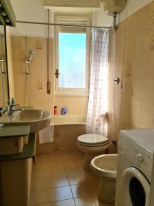 Kylpyhuone majoituspaikassa View and Relax 14 kuvaa lisää