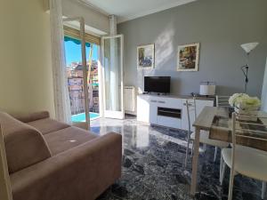 TV tai viihdekeskus majoituspaikassa View and Relax