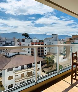 Ban công/sân hiên tại Condomínio Residencial Leblon - LW Locações Ubatuba +174 ảnh