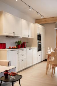 Kuchyňa alebo kuchynka v ubytovaní ApartSerwis - Gorące Źródła Apartament Czerwone Wierchy