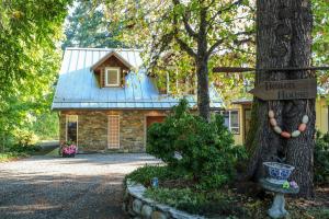 Φωτογραφία από το άλμπουμ του Buckley Bay Beach House σε Courtenay