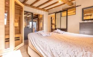 Galería fotográfica de Cozy House with Jacuzzi in Gouvy en Gouvy