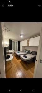 Postel nebo postele na pokoji v ubytování Appartement lumineux à Arcueil-Cachan
