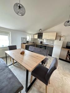 Kuchnia lub aneks kuchenny w obiekcie Apartmani Sandra Malinska