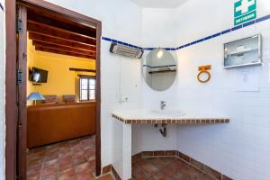 Kép Castle Tower apartment in rural holiday park 'Picasso' szállásáról Toloxban a galériában