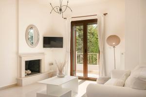 Μια τηλεόραση ή/και κέντρο ψυχαγωγίας στο Avithos-Aethra