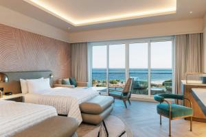 Posezení v ubytování Le Meridien Al Aqah Beach Resort