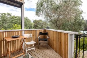 Balkón nebo terasa v ubytování Little Oneroa Beach Studio