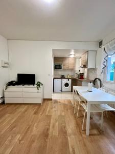 Nhà bếp/bếp nhỏ tại Gagny charmant 2 pièces très calme