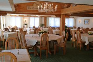 Restaurace v ubytování Landgasthof Rössle ** Superior + 30 fotografií