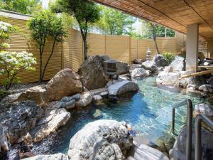 笛吹市にあるHanayagi no Sho Keizan - Vacation STAY 39261vの裏庭の岩の水
