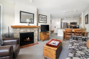 Φωτογραφία από το άλμπουμ του Town Plaza Suites by Golden Dreams σε Γουίσλερ