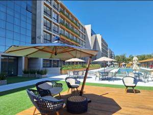 Bazén v ubytování AP 511 - LIVIN Resort Atlântida nebo v jeho okolí