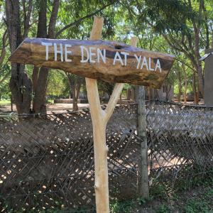 Majutusasutuses The Den at Yala olev sertifikaat, autasu, silt või muu dokument