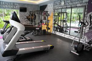 Spordikeskus ja/või sportimisvõimalused majutusasutuses Lorin Syariah Hotel Sentul