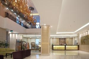 Posezení v ubytování Hotel Chanti Managed by TENTREM Hotel Management Indonesia