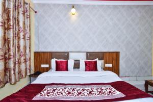 Gallery image of Mcleodganj Hotel Varuni Best Budget Hotel Near Dalai Lama Temple in Dharmsala
